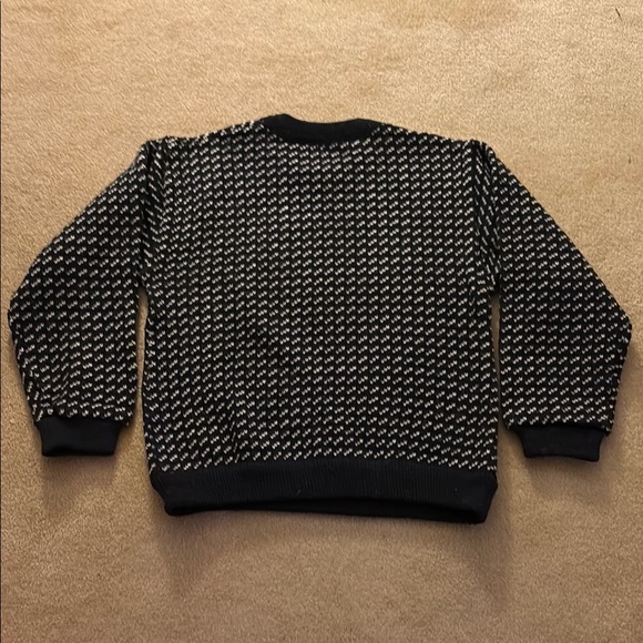 Men's LLBean Retro Navy and White Birds Eye Patterned Sweater - Picture 2 of 3